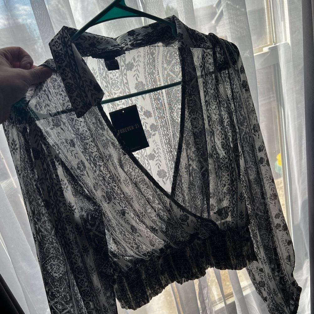 NWT cropped sheer floral top
